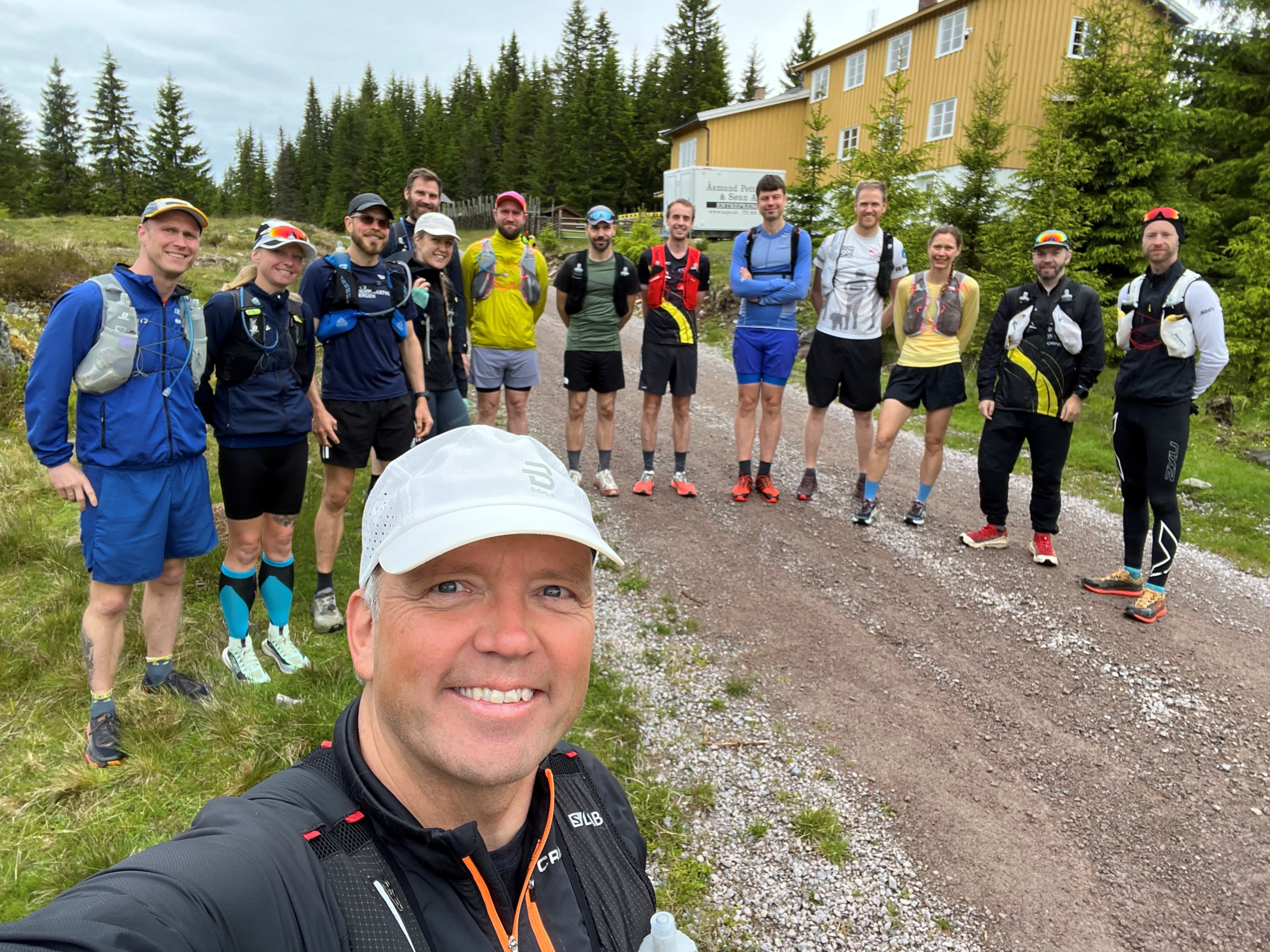Våt løype - og styrtregn på slutten - for 17 deltakere på treningsturen i RPL-løypa.
